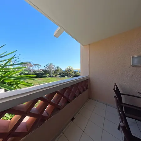 Apartment Vue Clim 4 A 5 Couchage Ne S Saint-Raphaël